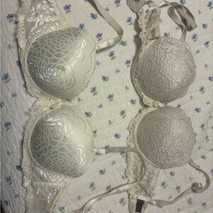smart & sexy Lace Push-Up Bra in Cream